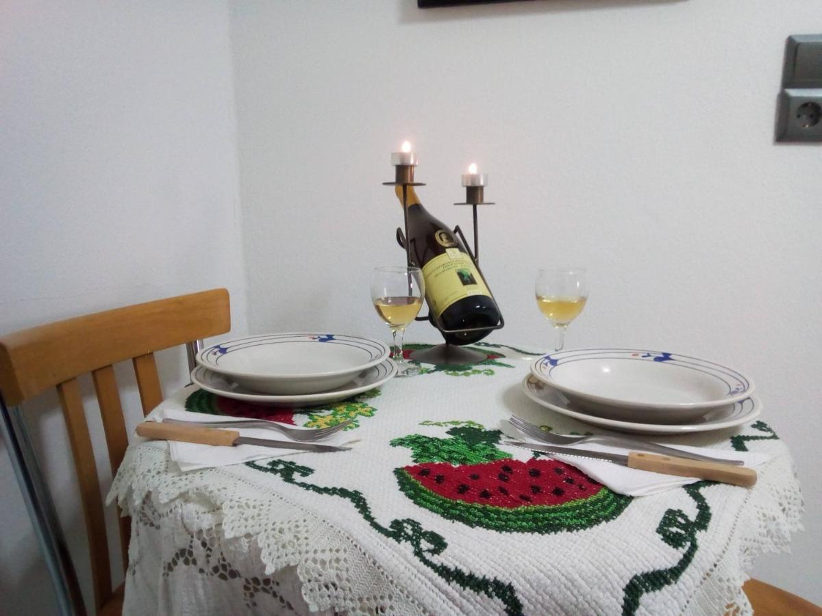 Aggelina Σάρχος